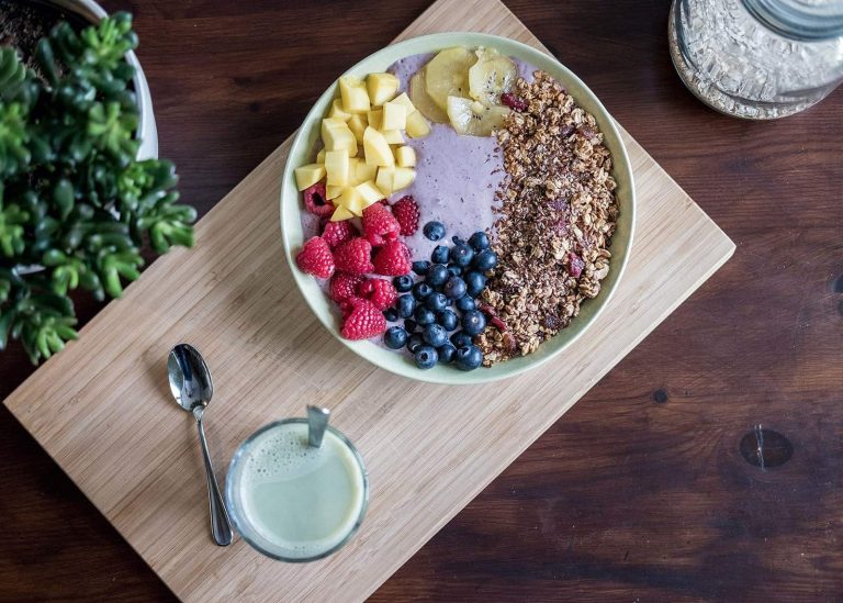 Protein-Packed Acai Bowl: A Balanced Breakfast for Busy Mornings